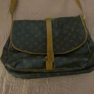 Louis Vuitton crossbody!!!